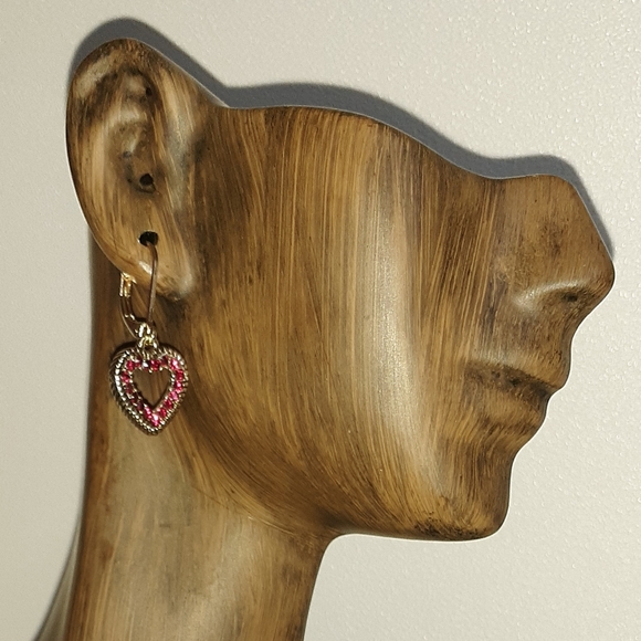 Napier Heart Shape Earrings  SALE 20% OFF - Picture 1 of 2